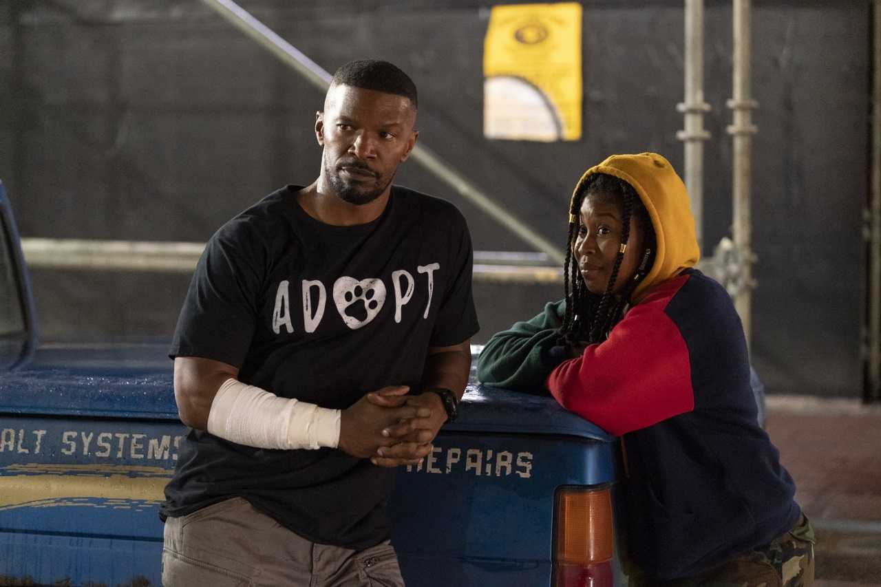 The Major (Jamie Foxx) and Robin Reilly (Dominique Fishback) in Project Power (2020)