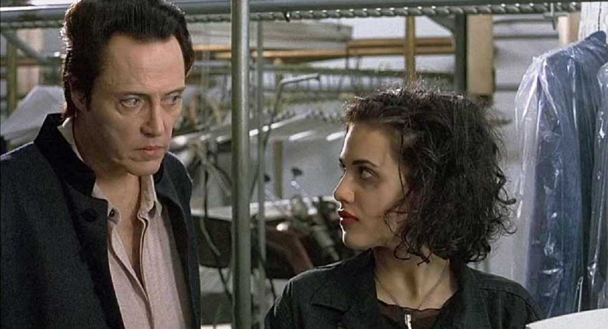 The angel Gabriel (Christopher Walken) and a resurrected Brittany Murphy in The Prophecy II (1998)