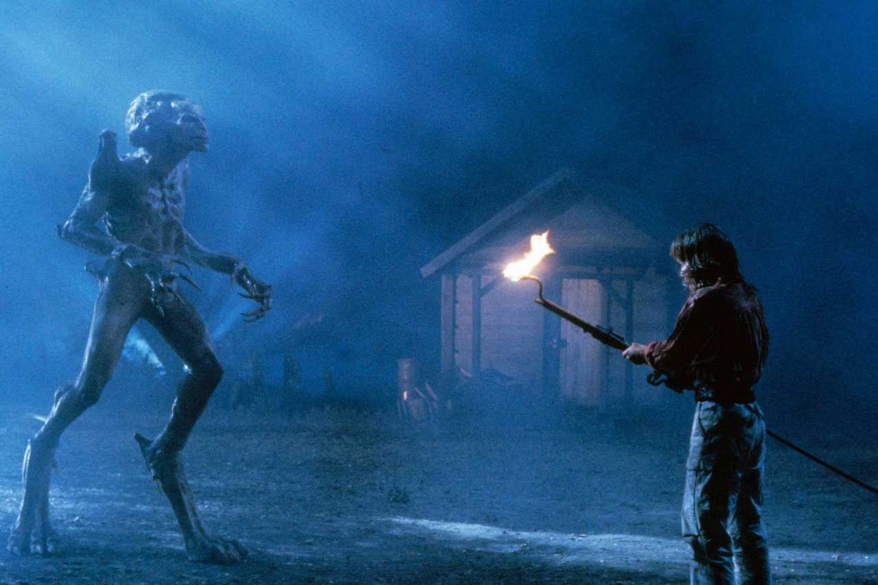 Cynthia Bain faces off against Pumpkinhead (Tom Woodruff Jr) Pumpkinhead (1988)