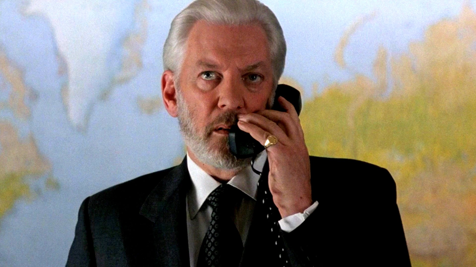 Donald Sutherland as The Old Man in The Puppet Masters (1994)