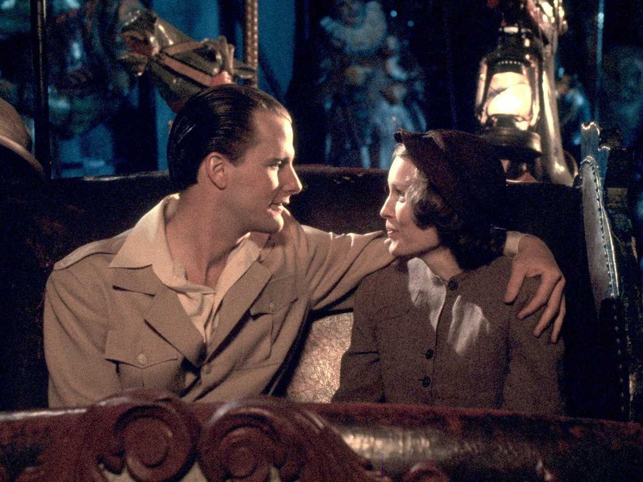 Fictional character Tom Baxter (Jeff Daniels) steps out of the screen to romance Cecilia (Mia Farrow) in The Purple Rose of Cairo (1985)