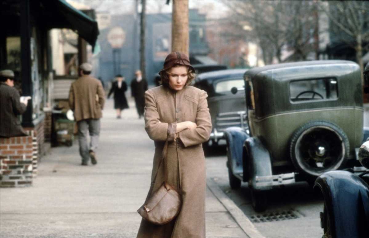 Mia Farrow as the mousy housewife Cecilia in The Purple Rose of Cairo (1985)