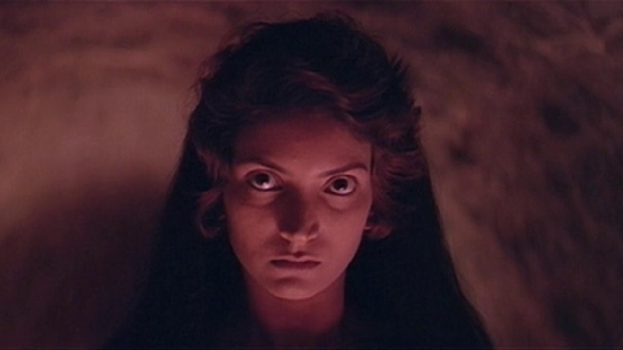 A possessed Revathi in Raat (1992)