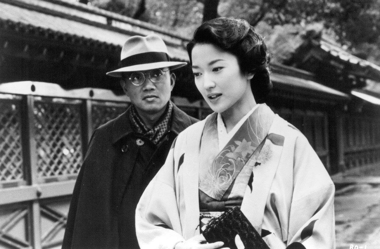 Edogawa Rampo (Naoto Takenaka) and Shizuko (Michiko Hada) in Rampo (1994)