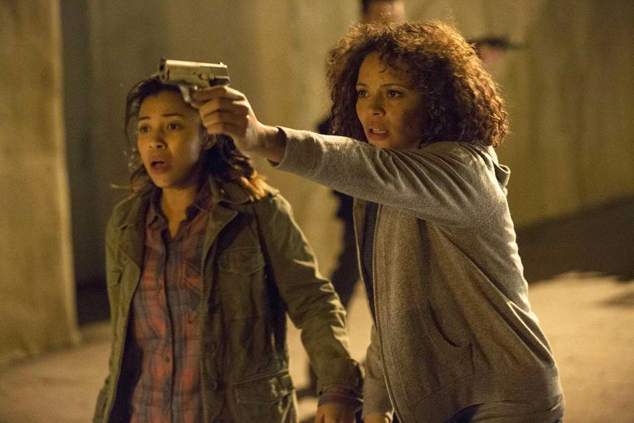 Carmen Ejogo and daughter Apollonia Pratt in Rattlesnake (2019)