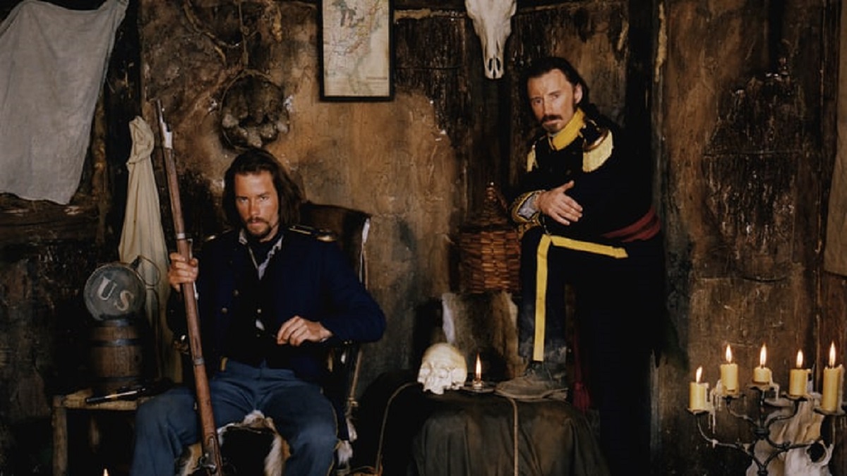 Guy Pearce and Robert Carlyle in Ravenous (1999)