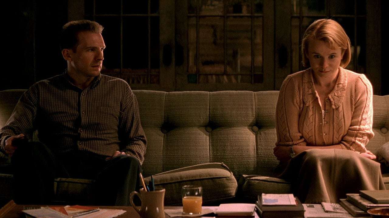 Francis Dolarhyde (Ralph Fiennes) and Reba McClane (Emily Watson) in Red Dragon (2002)