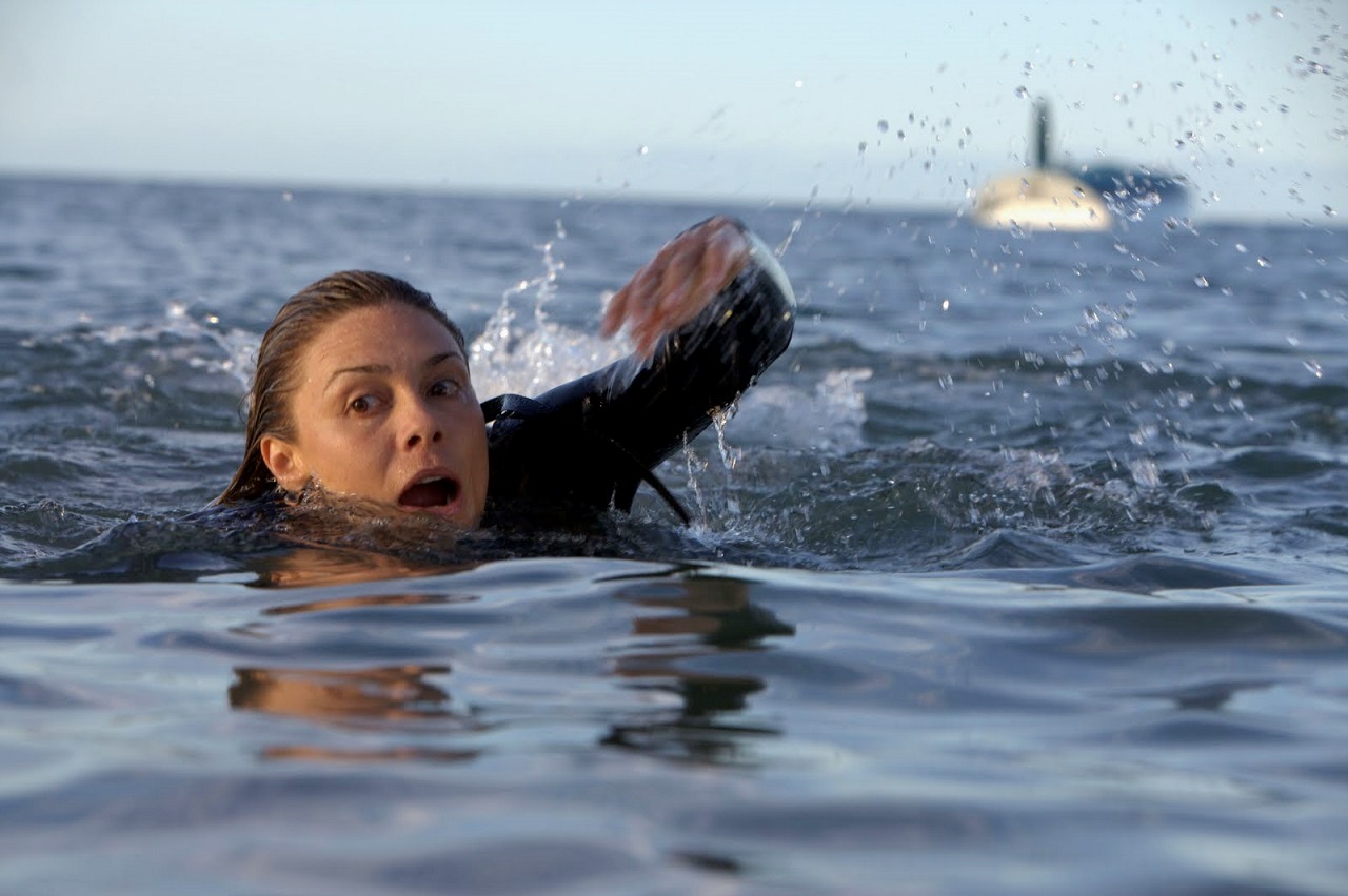 Zoe Naylor swims in The Reef (2010)