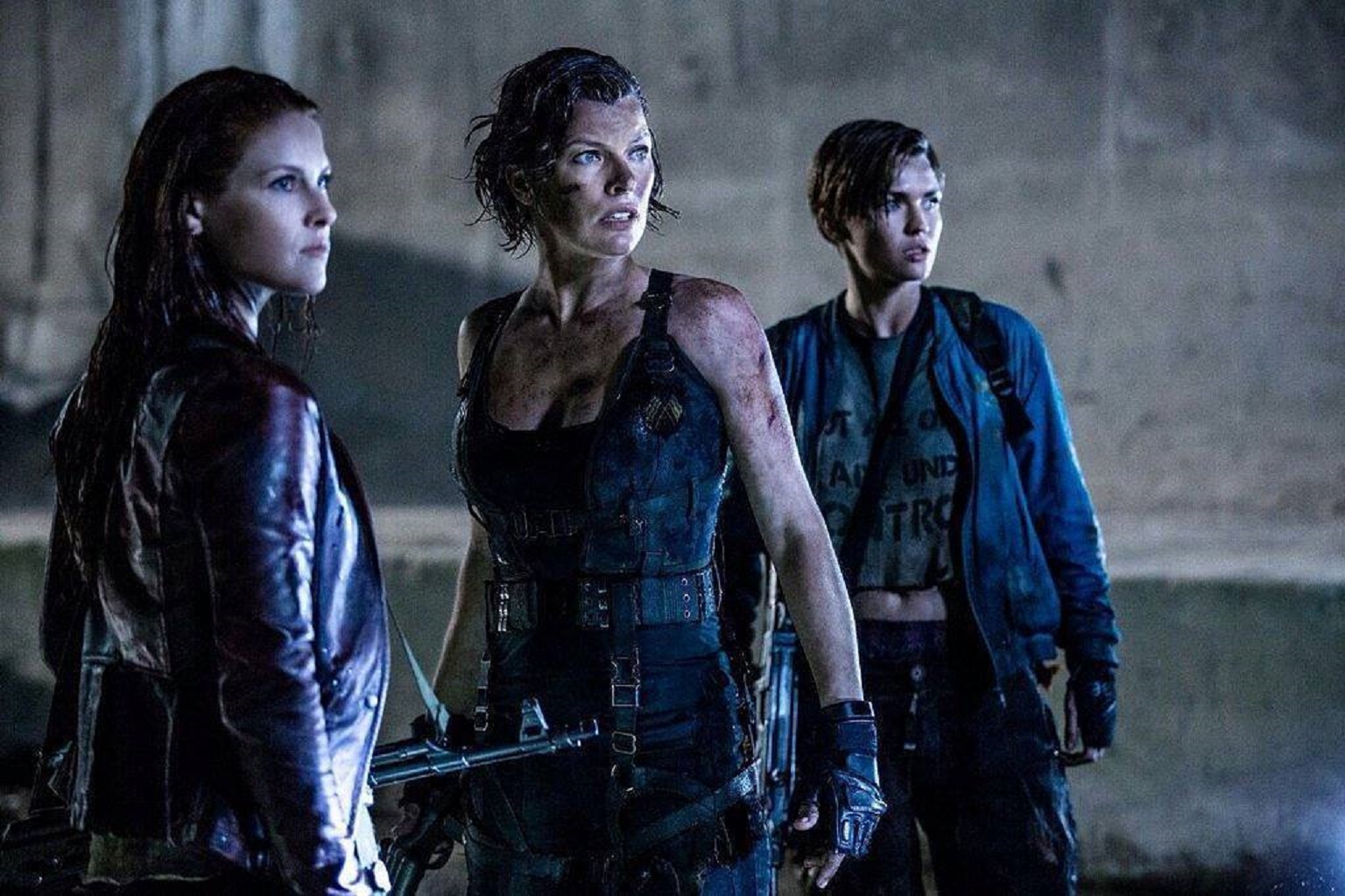 Ali Larter, Milla Jovovich, Ruby Rose in Resident Evil: The Final Chapter (2016)