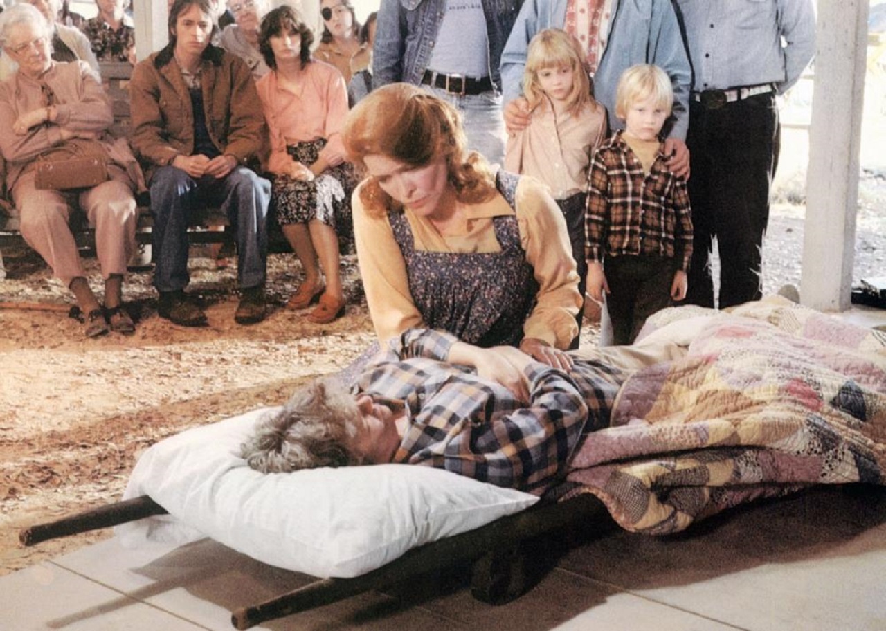 Ellen Burstyn performs a miracle healing in Resurrection (1980)