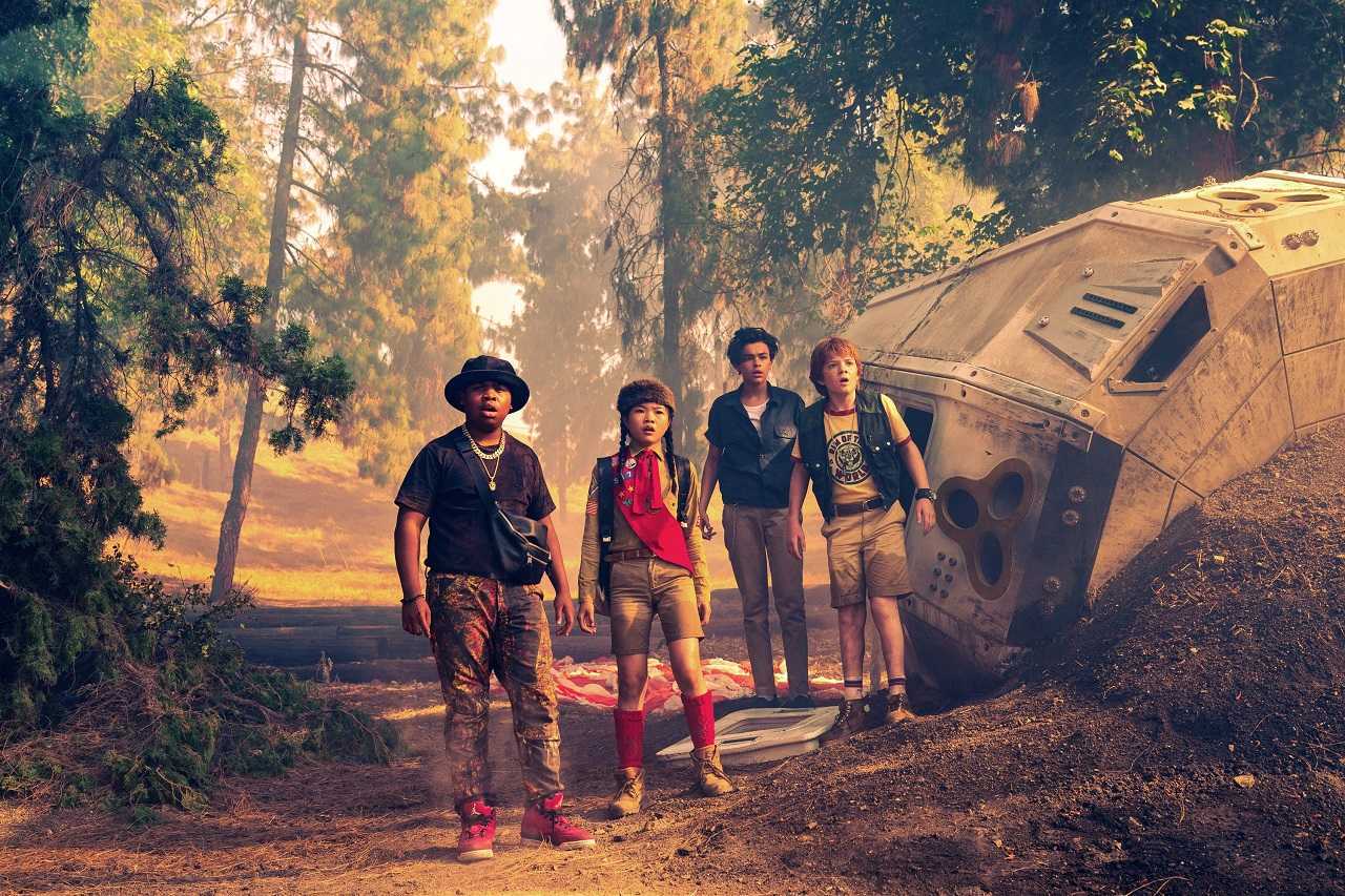 Benjamin Flores Jr., Miya Cech, Alessio Scalzotto and Jack Gore in Rim of the World (2019)