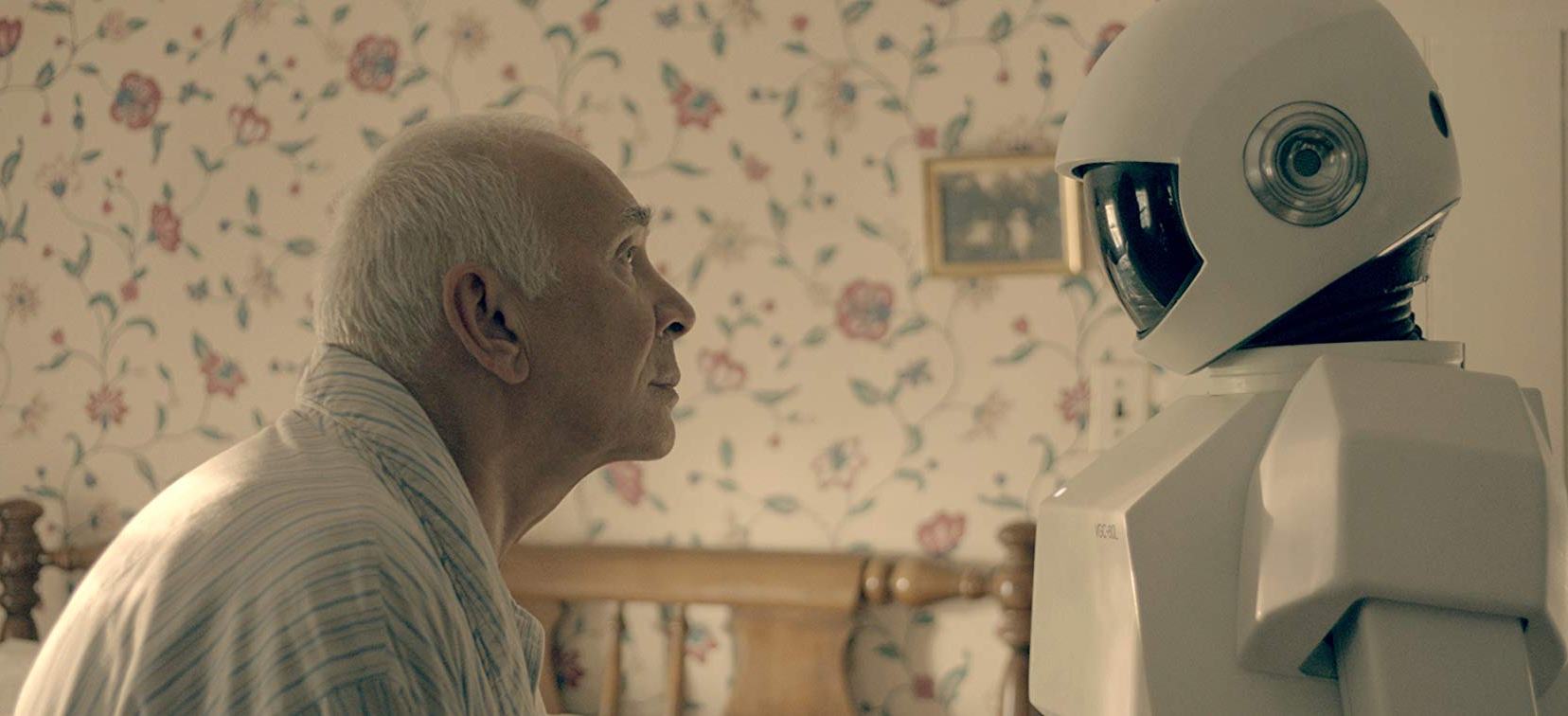 Frank Langella as aging cat burglar Frank Weld and his robot in Robot & Frank (2012)