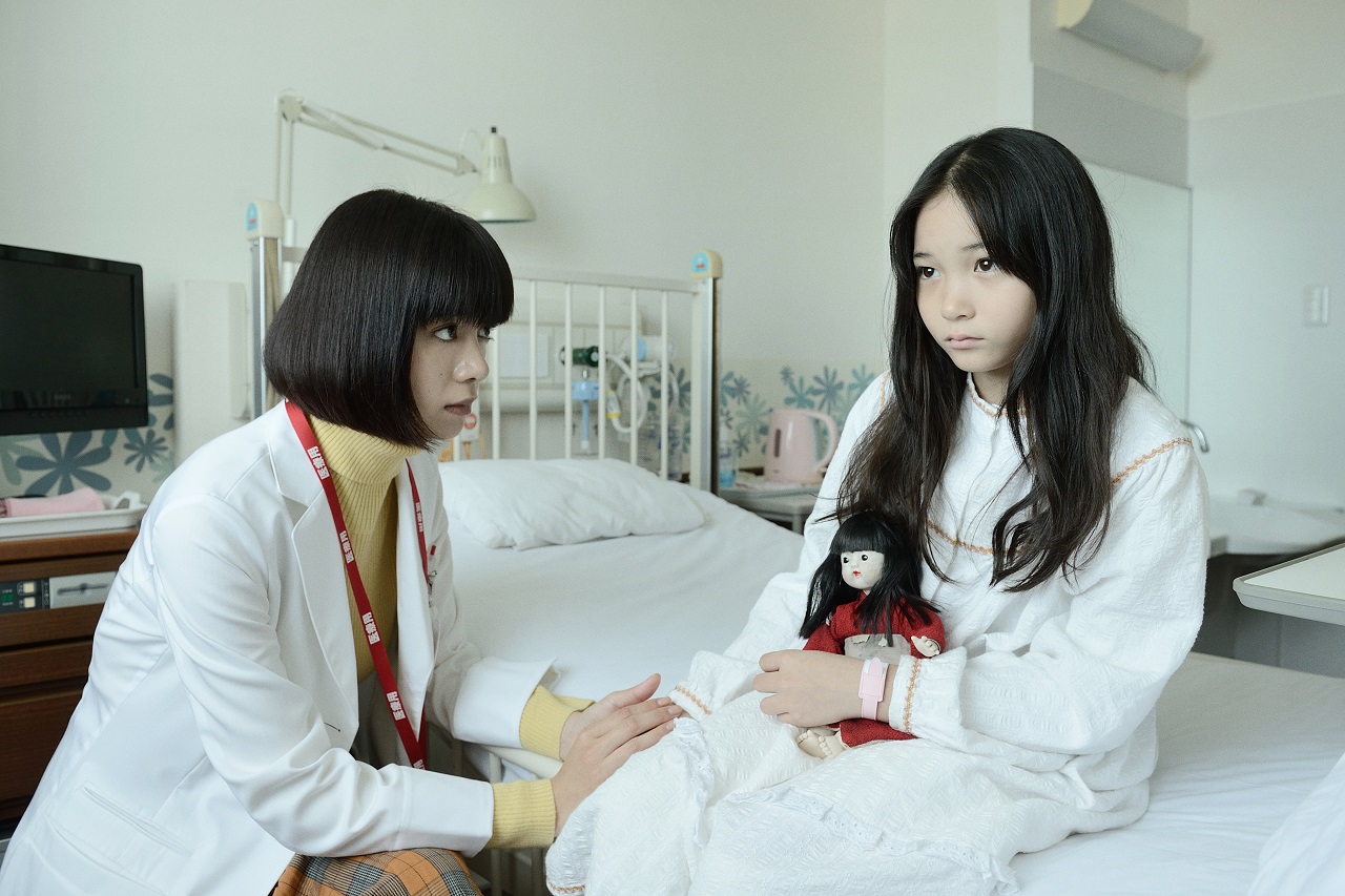 Elaiza Ikeda and Himeka Himejima in Sadako (2019)