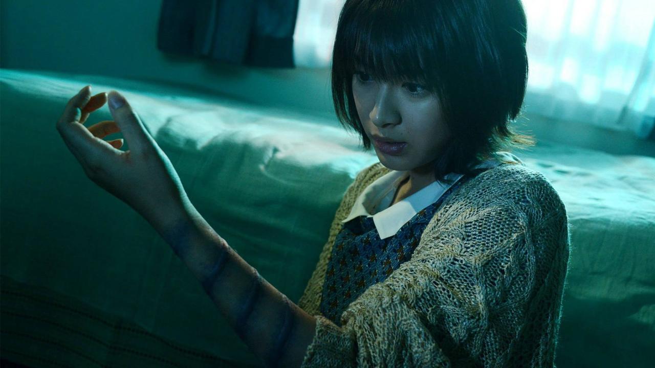 Fuko Ando (Mori Takimoto) infected by the curse in Sadako 3D 2 (2013)