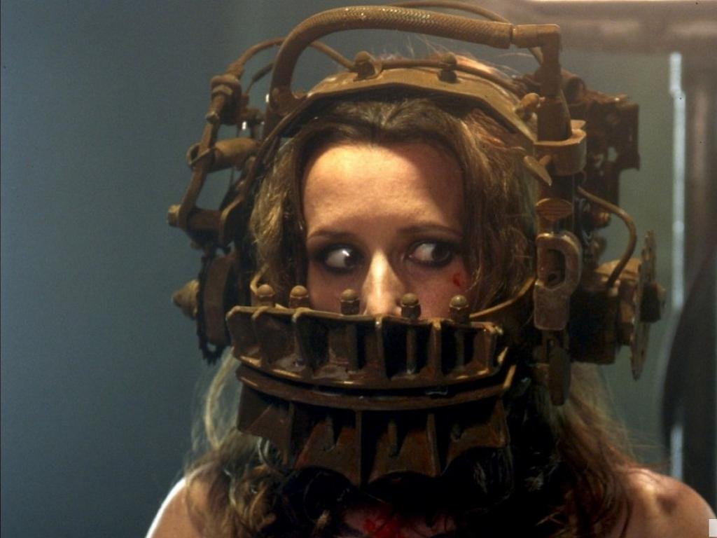 Shawnee Smith in one of Jigsaw's traps in Saw (2004)