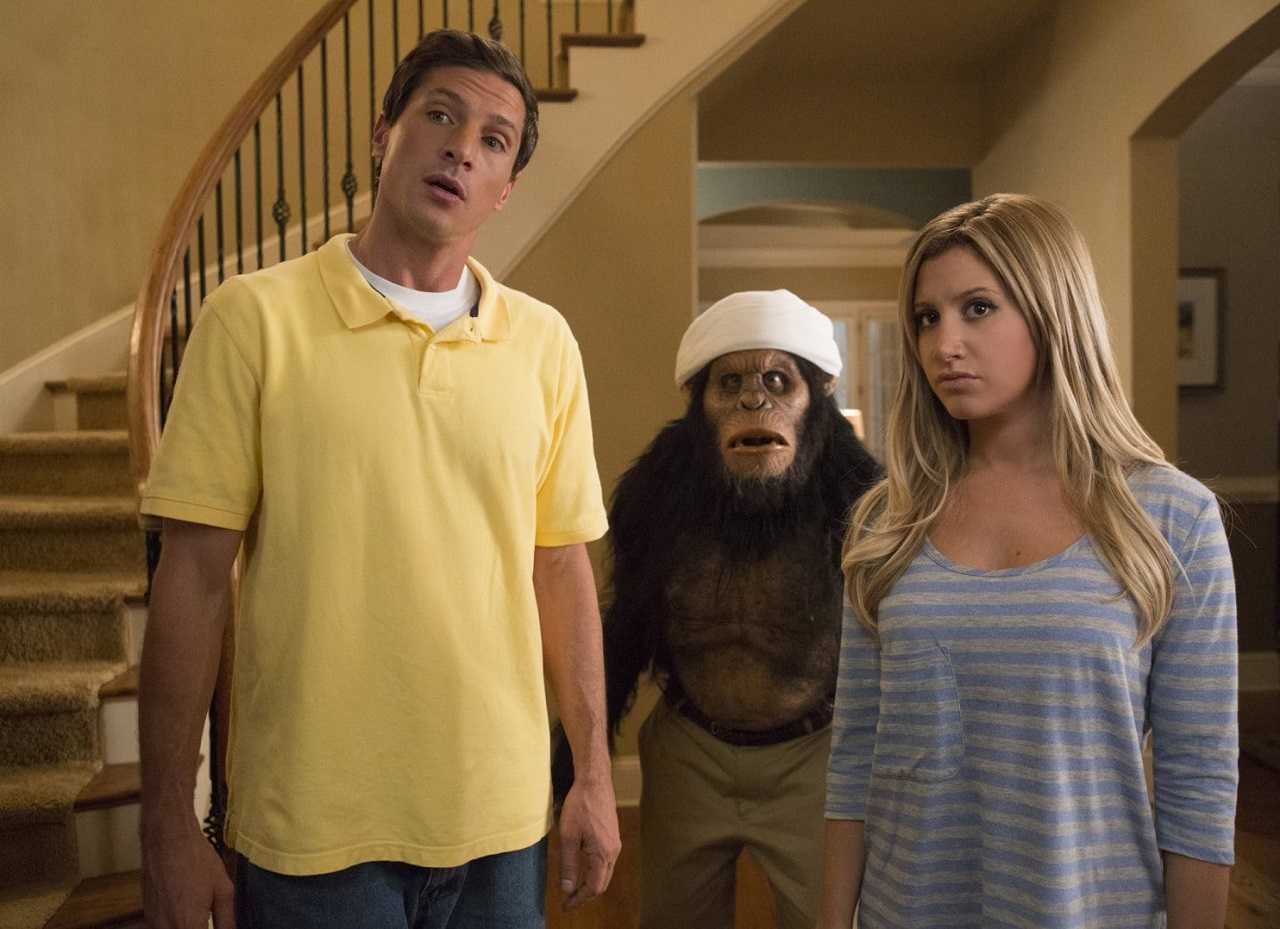 Simon Rex, Ashley Tisdale and Caesar the ape in Scary MoVie (2013)