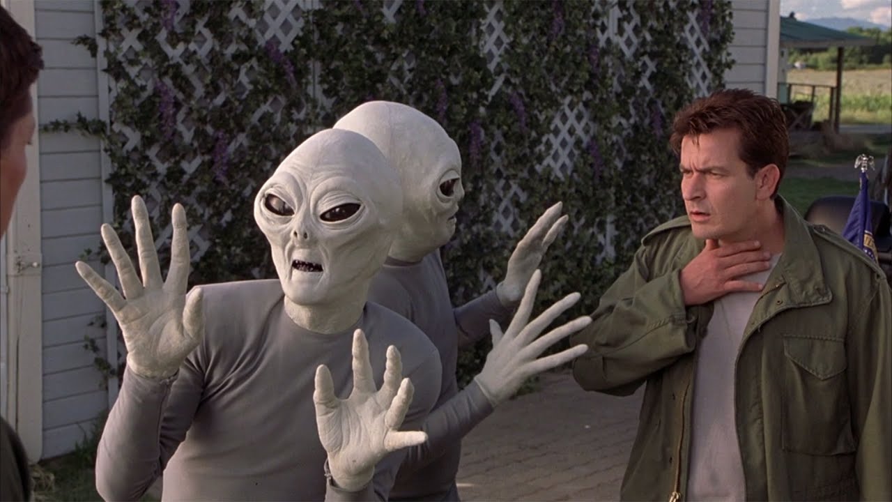 Charlie Sheen meets the aliens in Scary Movie 3 (2003)