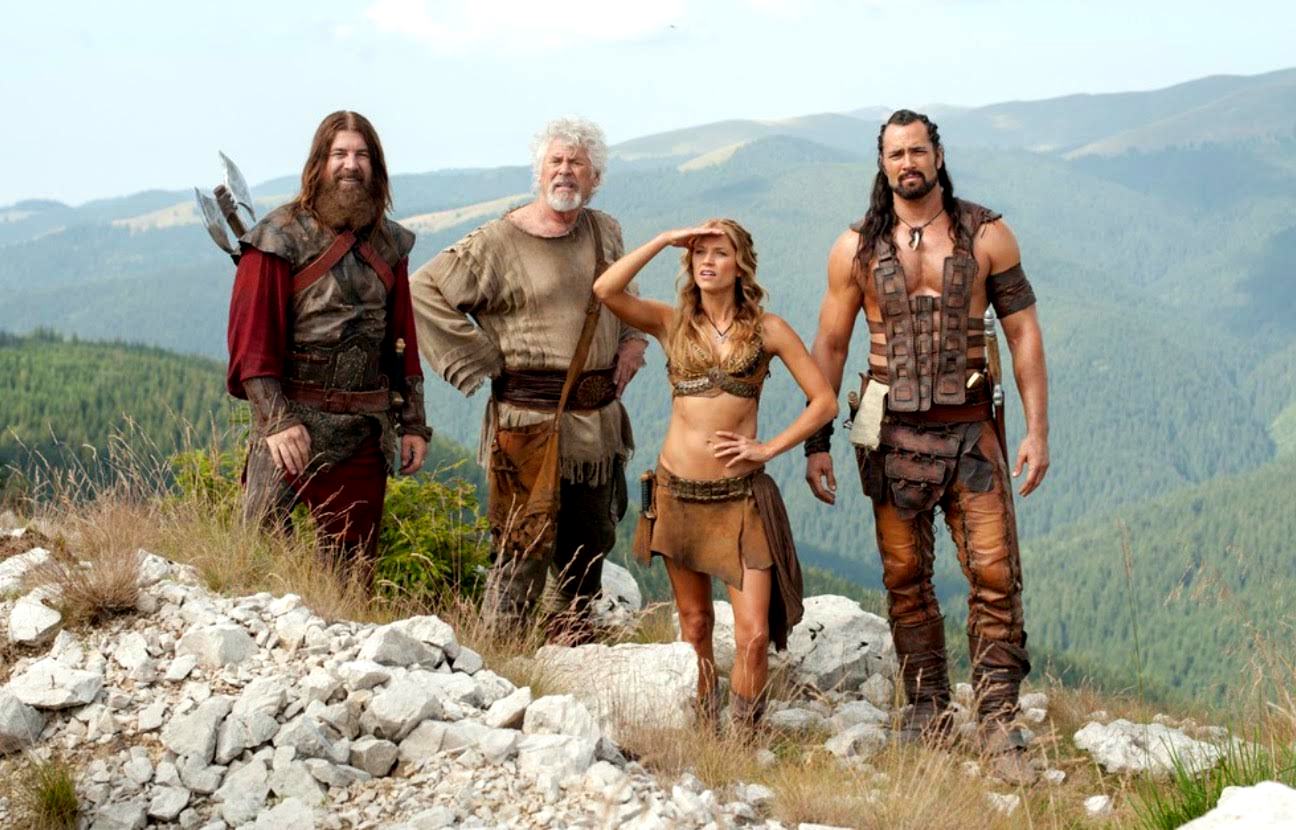 Roland (Rodger Halston), the inventor Sorrell (Barry Bostwick), his daughter Valina (Ellen Hollman) and Mathayus (Victor Webster) in The Scorpion King 4: Quest for Power (2015)