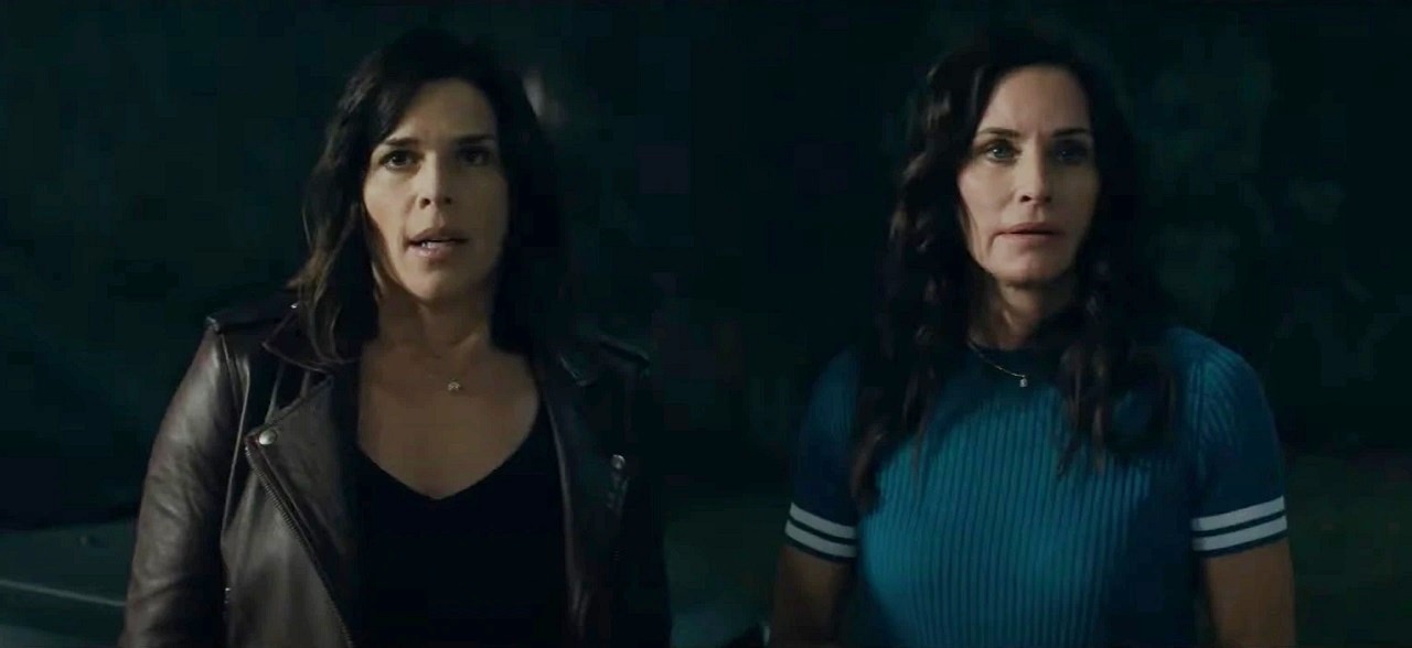 The return of Sydney Prescott (Neve Campbell) and Gail Weathers (Courteney Cox) in Scream (2022)