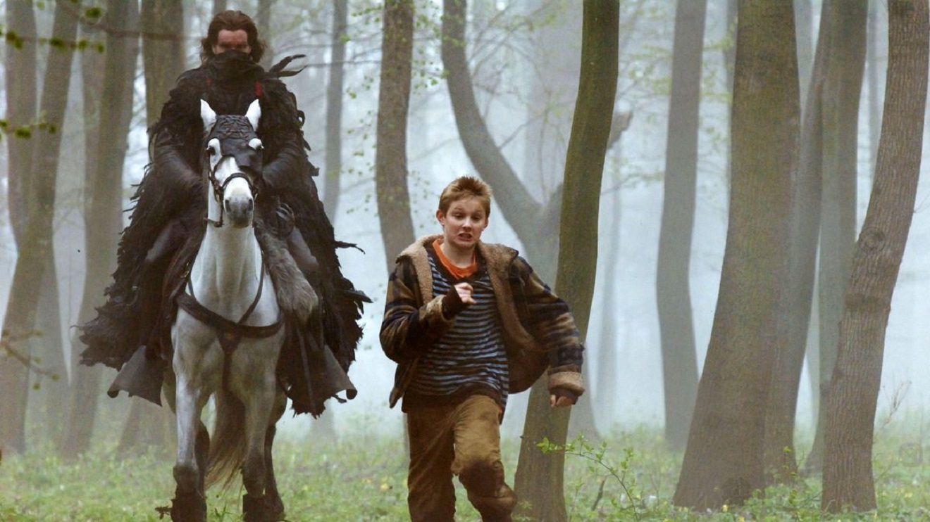 Alexander Ludwig pursued by The Rider (Christopher Eccleston) in The Seeker: The Dark is Rising (2007)