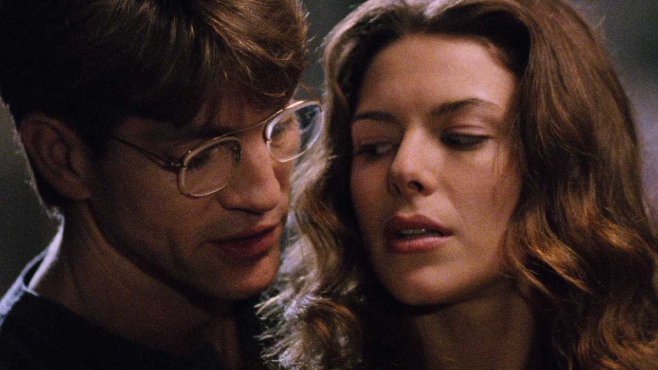 Eric Roberts and Kari Wuhrer in Sensation (1994)