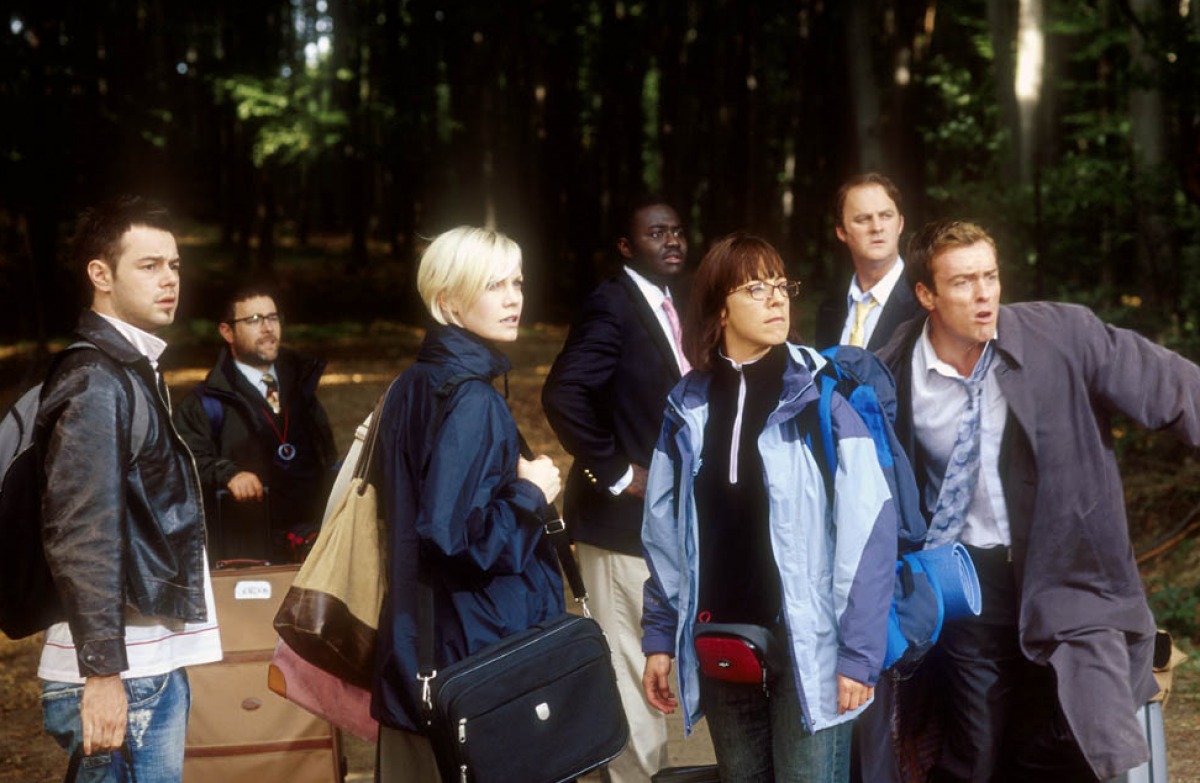 The team arrives at the lodge - (l to r) Danny Dyer, Andy Nyman, Laura Harris, Babou Ceesay, Claudie Blakley, Tim McInnerny and Toby Stephens in Severance (2006)