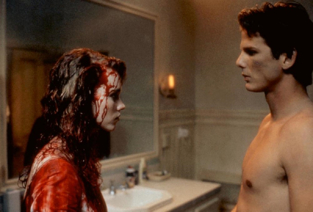 Peter Berg receives a visit from dead girlfriend Cami Cooper in Shocker (1989)