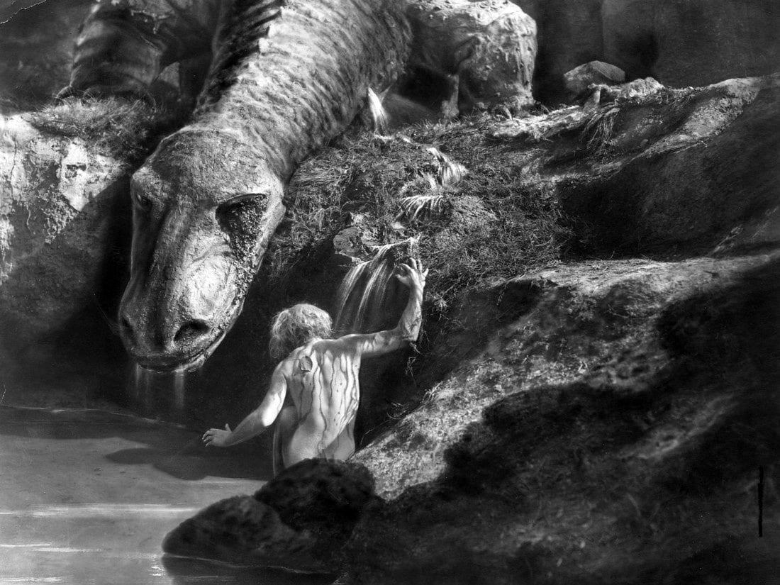 Siegfried (Paul Richter) bathes in the blood of the dragon Fafnir in Siegfried (1924)