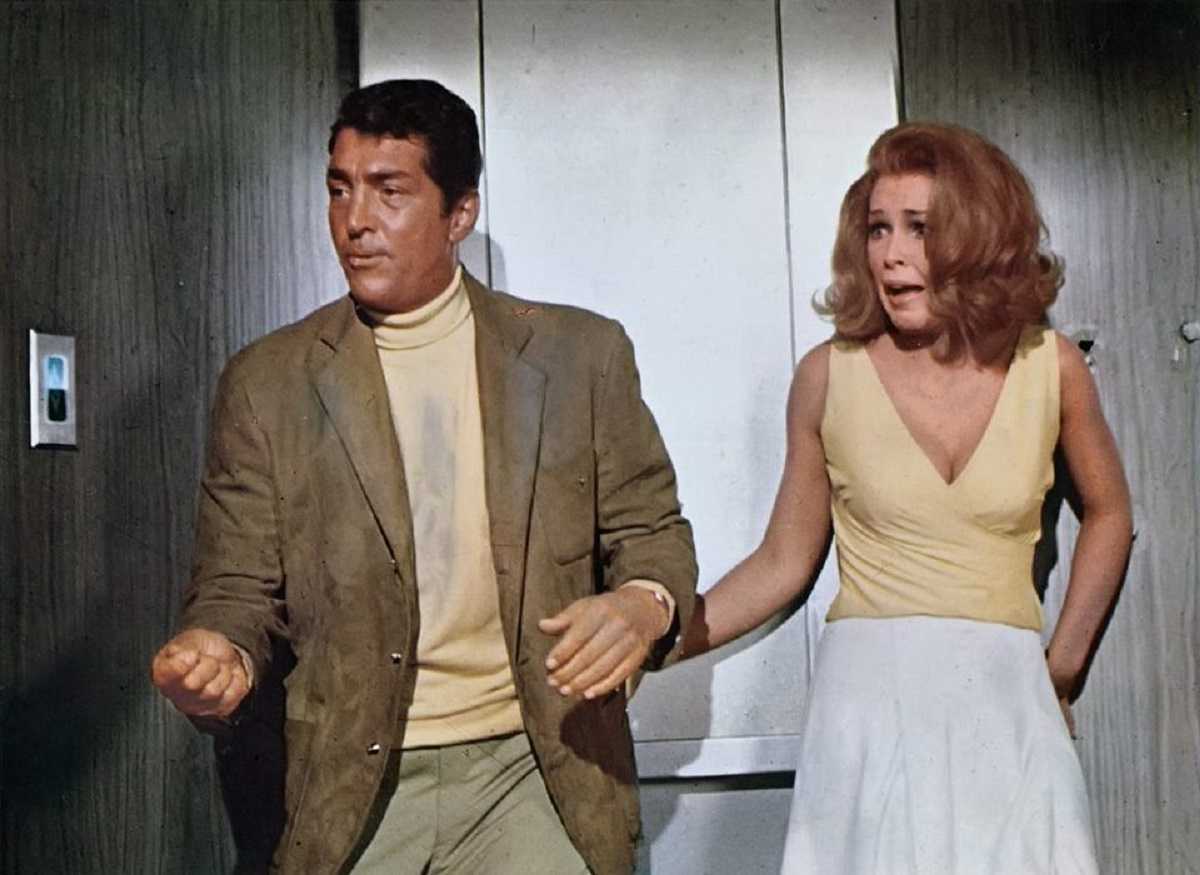 Agent Matt Helm (Dean Martin) and Stella Stevens in The Silencers (1966)