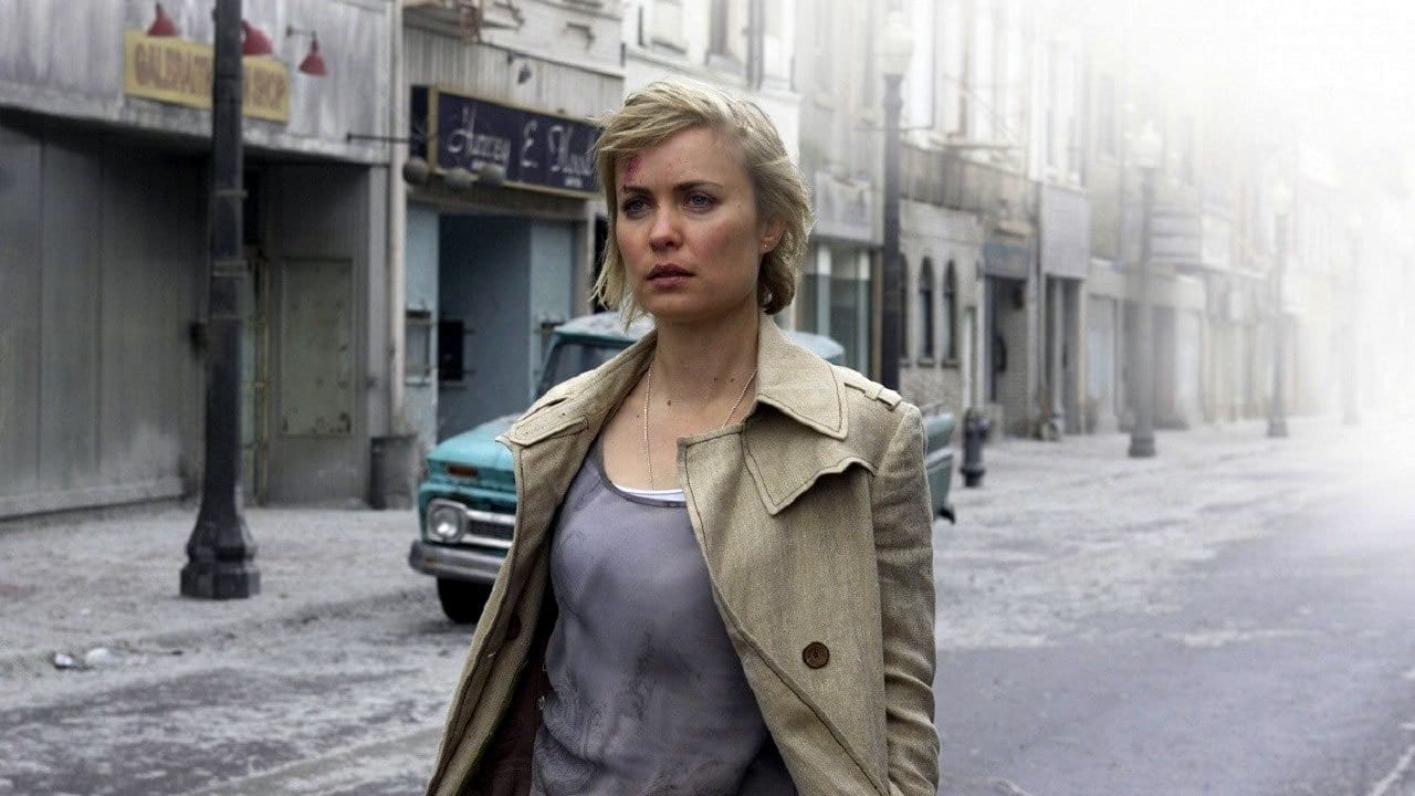 Rose Da Silva (Radha Mitchell) enters the town of Silent Hill