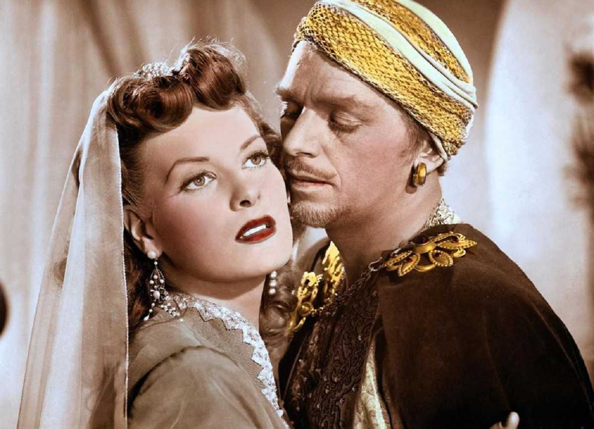 Shireen (Maureen O’Hara) and Sinbad (Douglas Fairbanks Jr) in Sinbad the Sailor (1947)