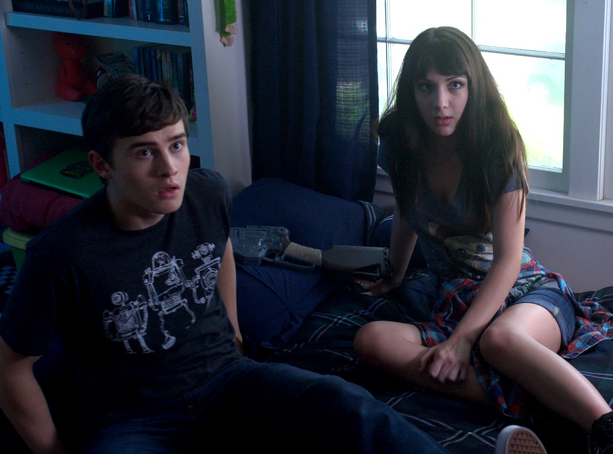 Michael Johnston and Hannah Marks in Slash (2016)