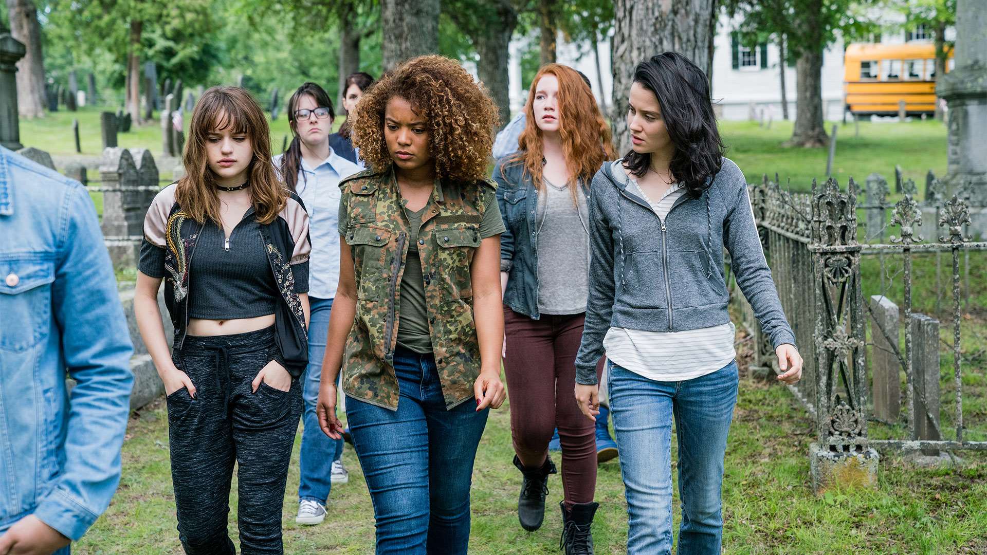 Joey King, Jaz Sinclair, Annalise Basso, Julia Goldani Telles in Slender Man (2018)