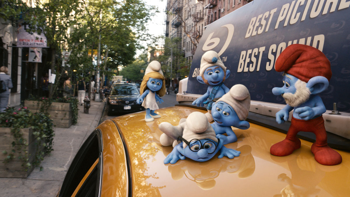 Smurfs amok in New York City in The Smurfs (2011)