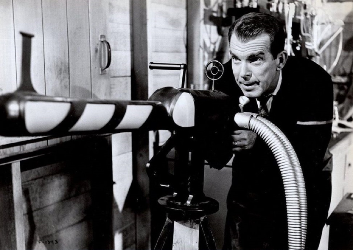 Professor Ned Brainard (Fred MacMurray) readies his Flubbergas in Son of Flubber (1963)