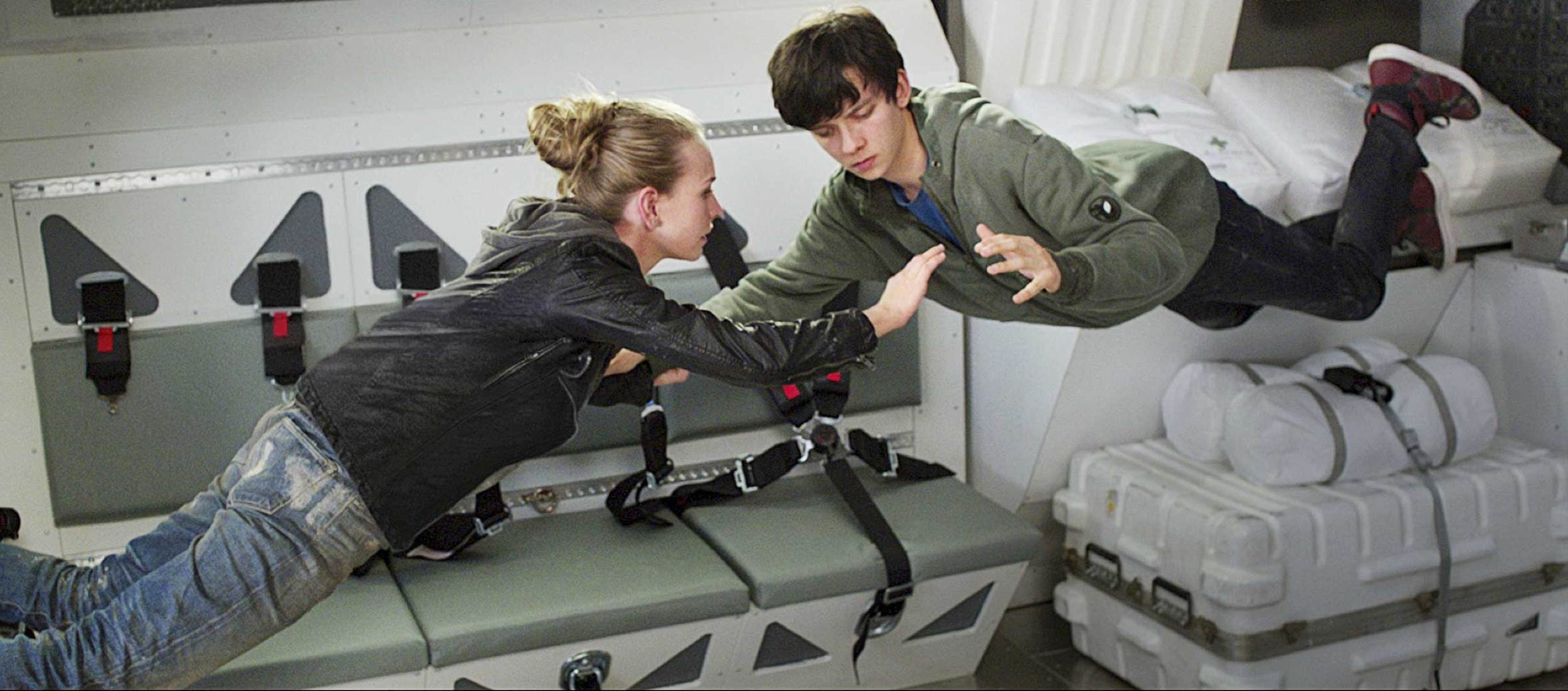 Romance in zero g - Britt Robertson and Asa Butterfield in The Space Between Us (2017)