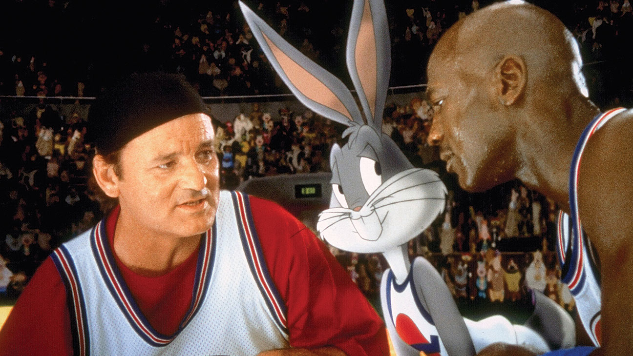 (l to r) Bill Murray, Bugs Bunny and Michael Jordan in Space Jam (1996)