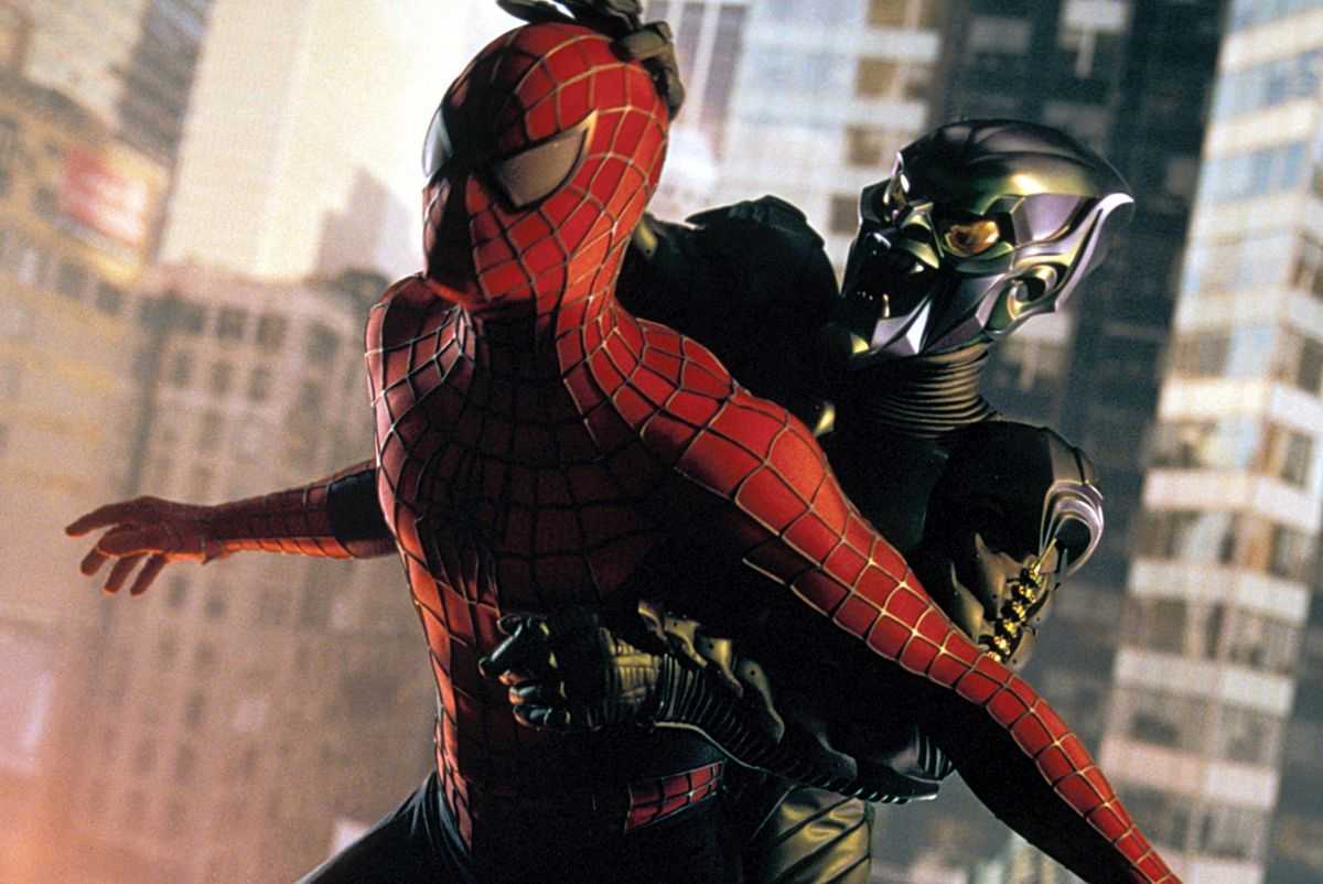 Spider-Man vs The Green Goblin in Spider-Man (2002)