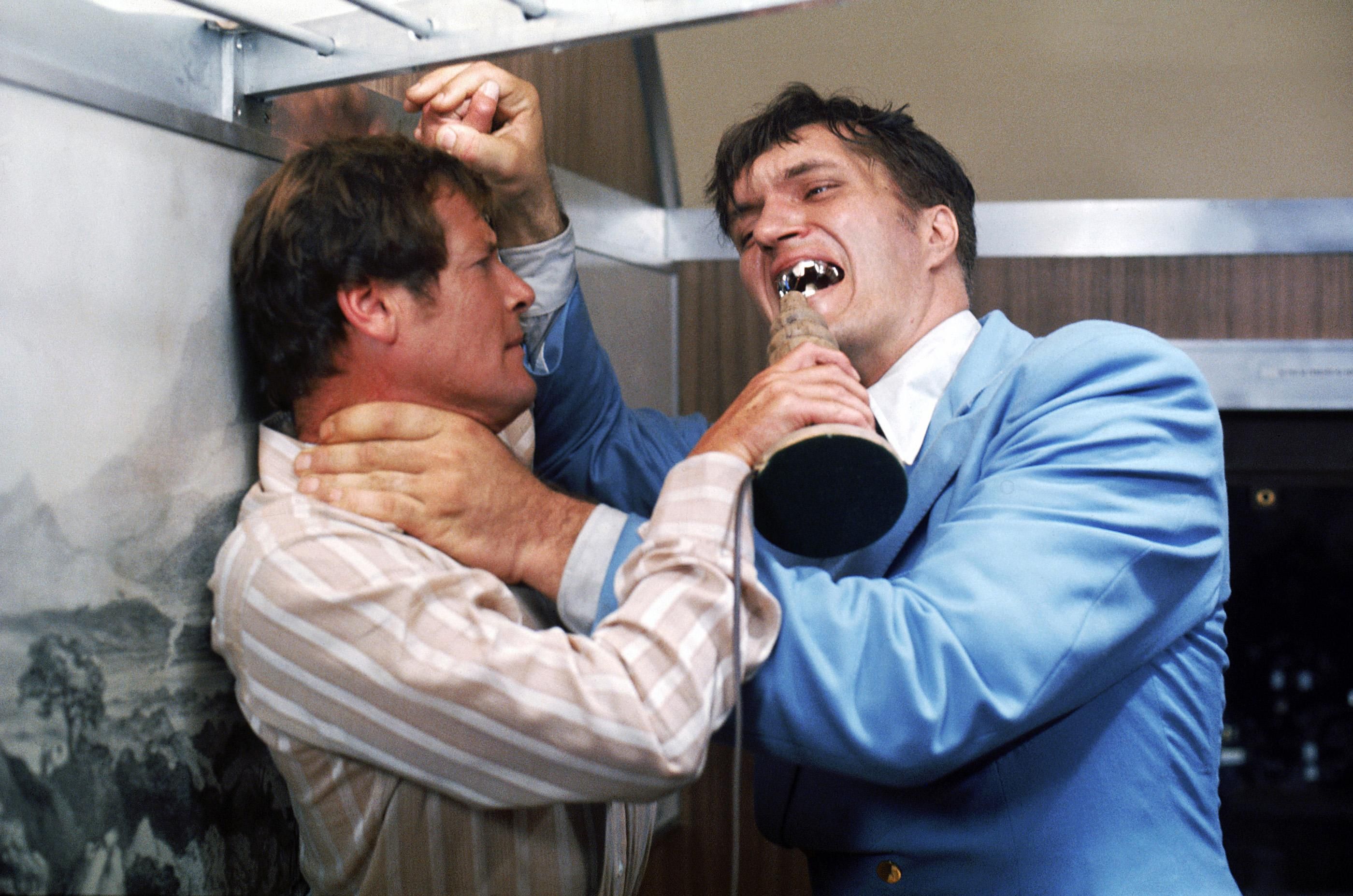 James Bond (Roger Moore) vs the steel-toothed assassin Jaws (Richard Kiel) in The Spy Who Loved Me (1977)