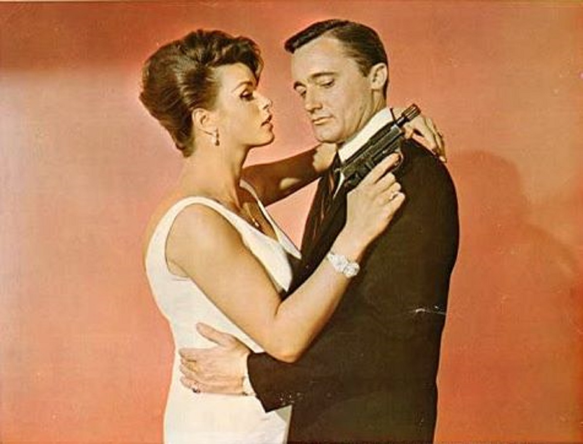 Napoleon Solo (Robert Vaughn) with T.H.R.U.S.H. agent Serena (Senta Berger) in The Spy With My Face (1965)