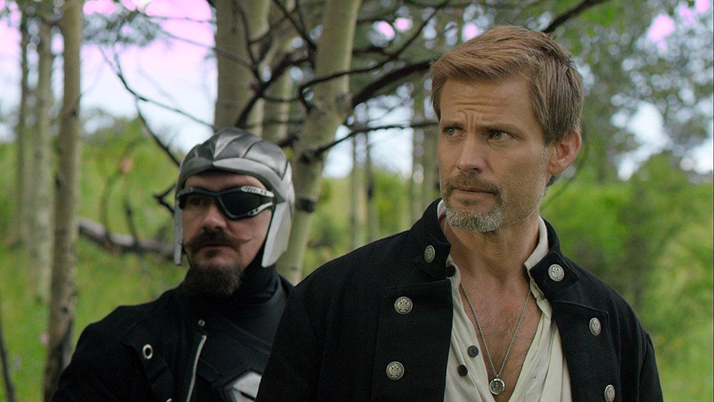 (l to r) Cavalier commander Will Beckingham and Casper Van Dien as Captain Saber Raine in Star Raiders: The Adventures of Saber Raine (2017)