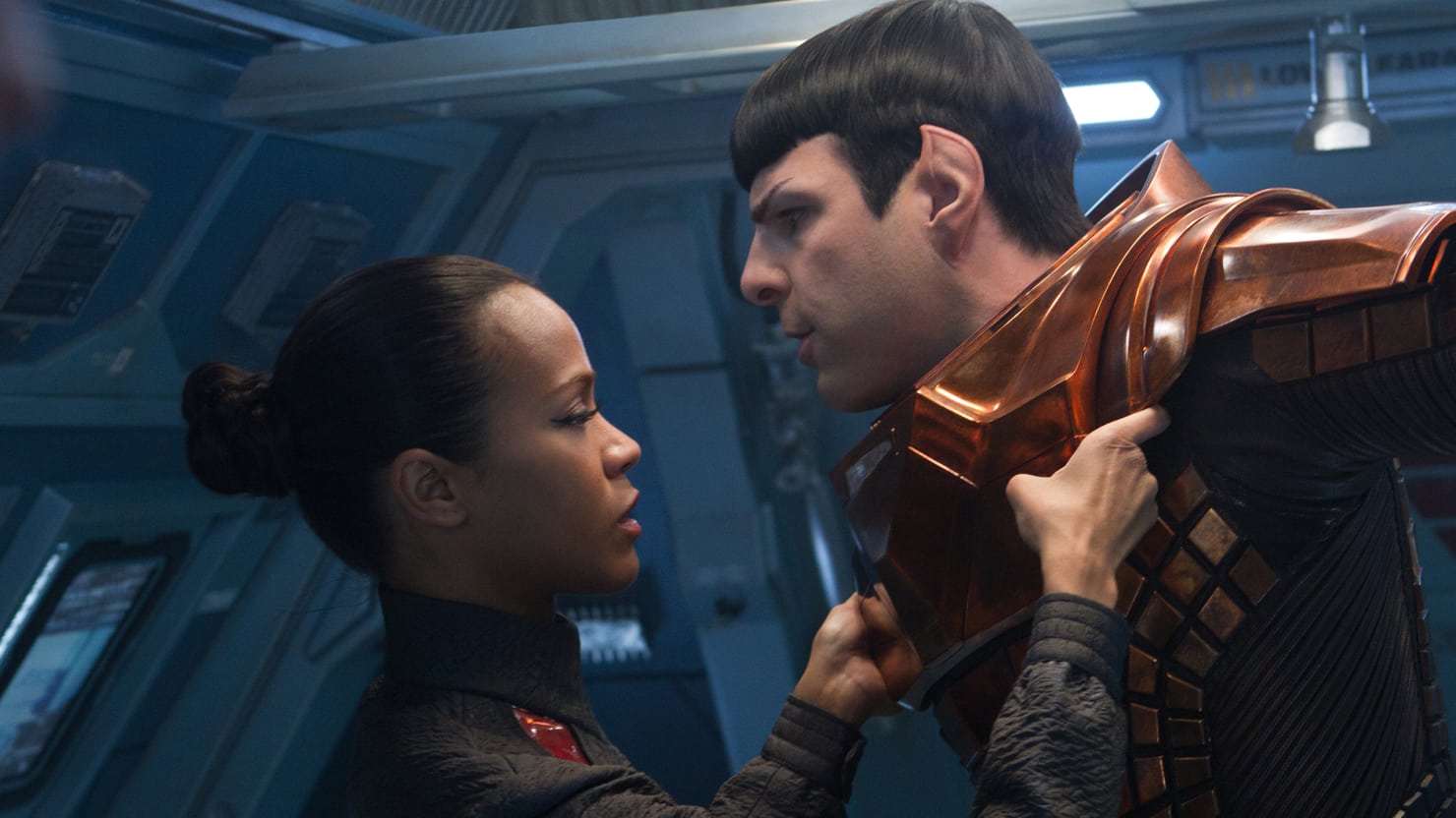 Uhura (Zoe Saldana) and Spock (Zachary Quinto) in Star Trek Into Darkness (2013)