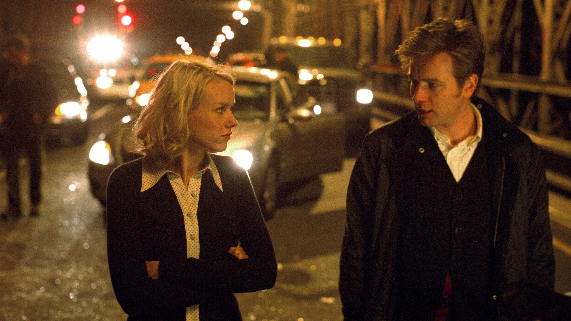 Naomi Watts and Ewan McGregor at the accident scene in Stay (2005)