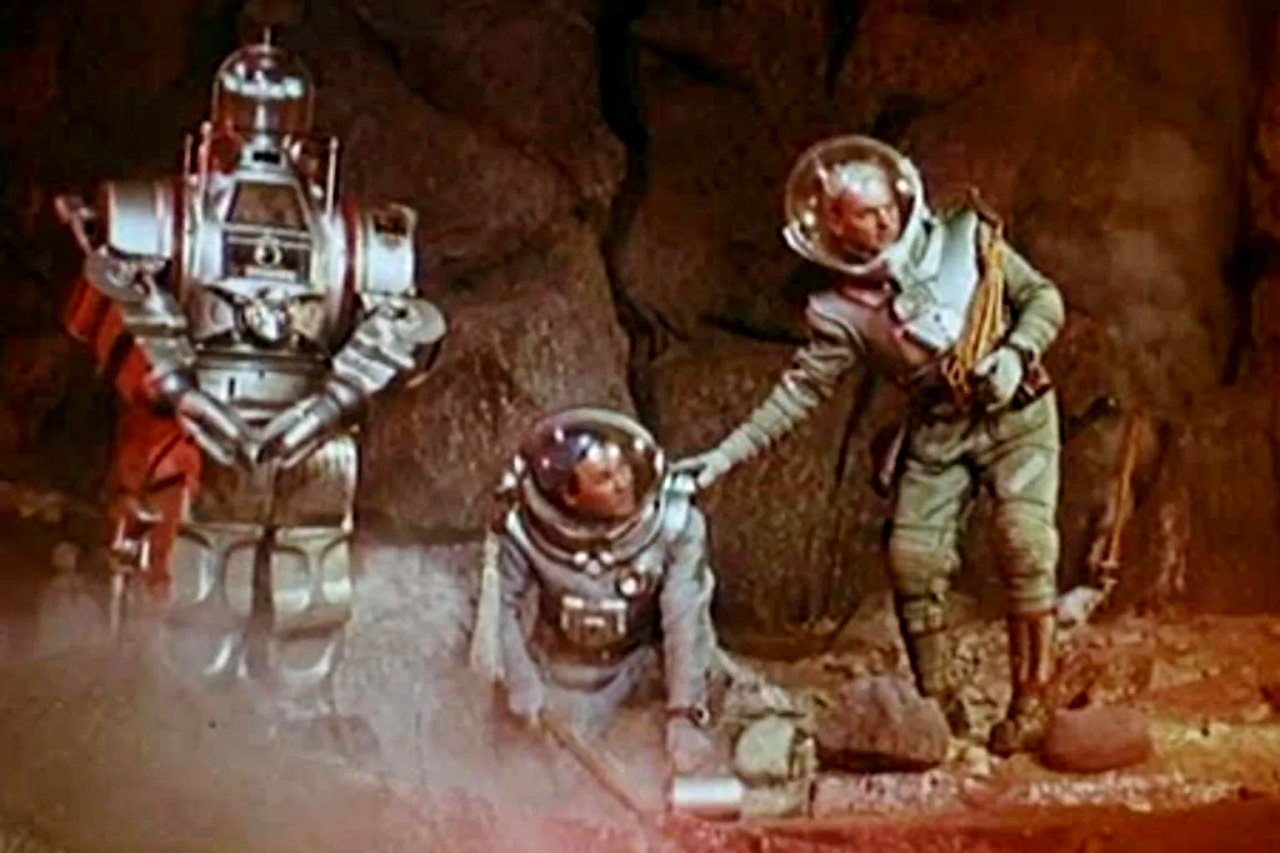 Cosmonauts and robot in Storm Planet (1962)