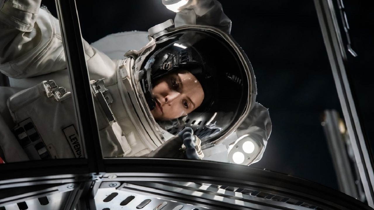 Anna Kendrick in space in Stowaway (2021)