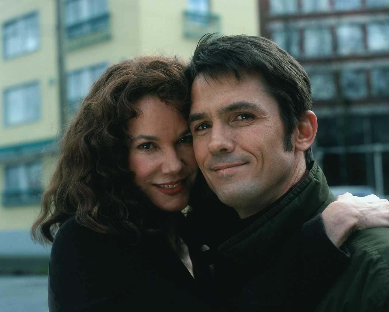 Ann Rule (Barbara Hershey) and Ted Bundy (Billy Campbell) in The Stranger Beside Me (2003)