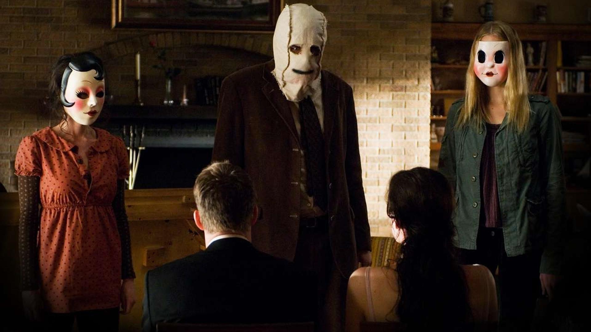 Scott Speedman and Liv Tyler with their home invaded by The Strangers