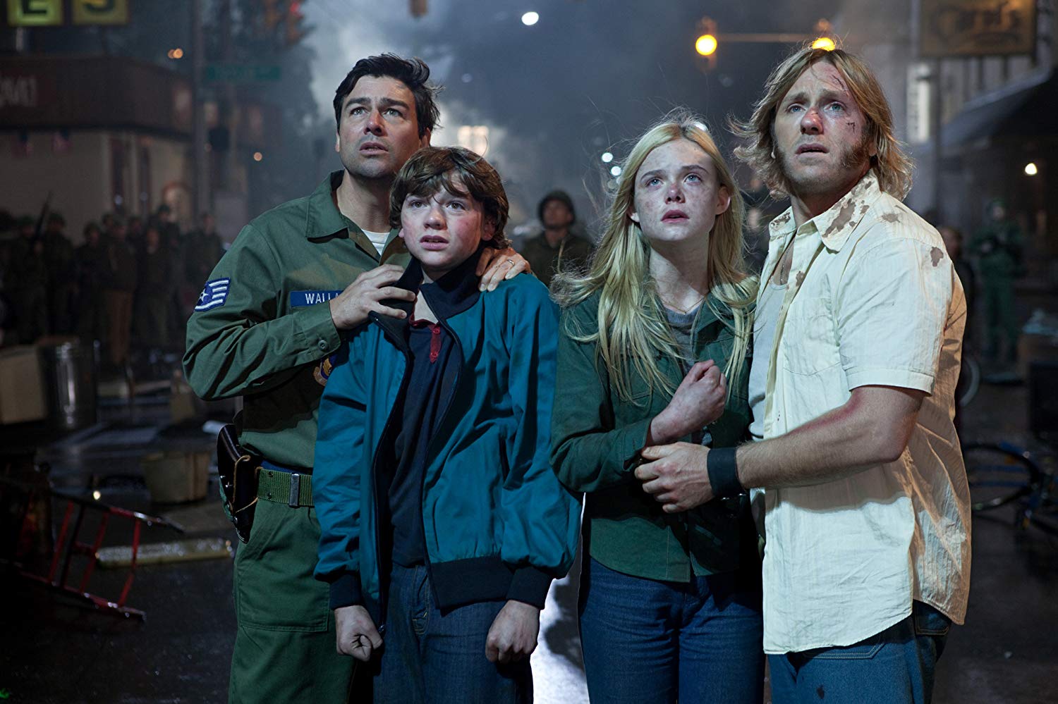 Kyle Chandler, Joel Courtney, Elle Fanning, Ron Eldard in Super 8 (2011)