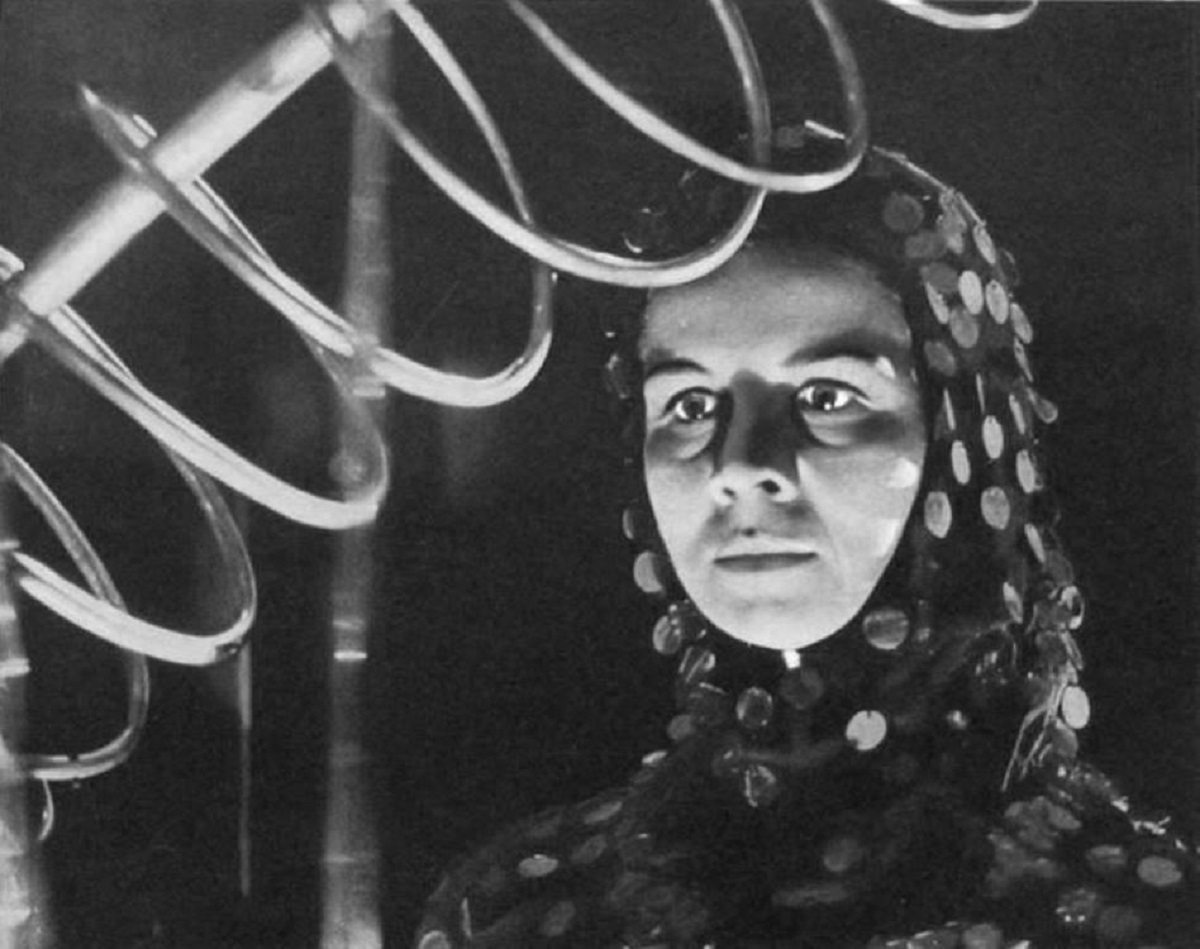 Salome Jens as the visitor from the future in Terror from the Year 5000 (1958)