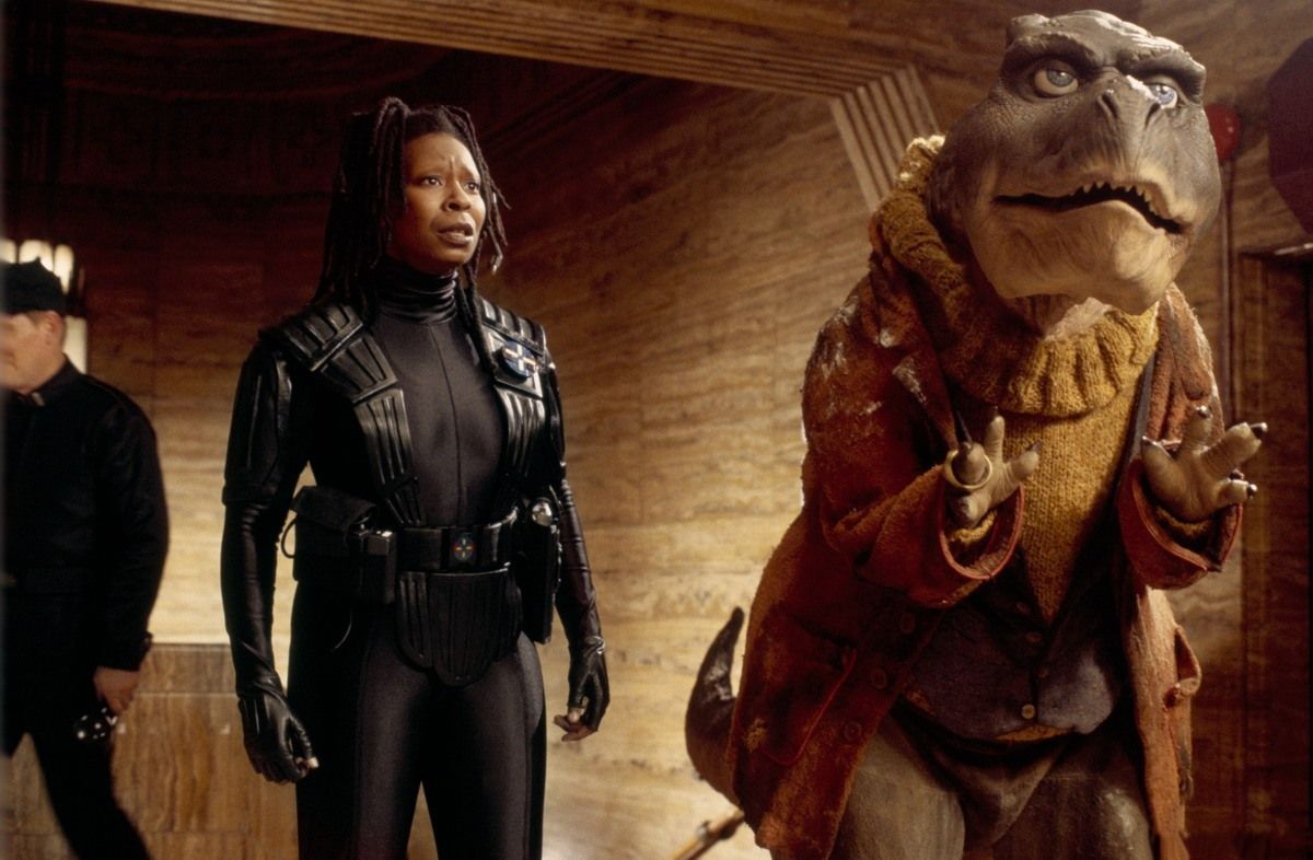 Detective Whoopi Goldberg and her dinosaur partner Theodore Rex (1995)